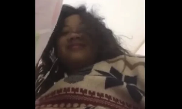 Ang học khuya thì em bị nứng sảng