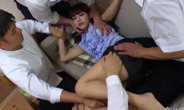 Cưỡng bức cô giáo chủ nhiệm