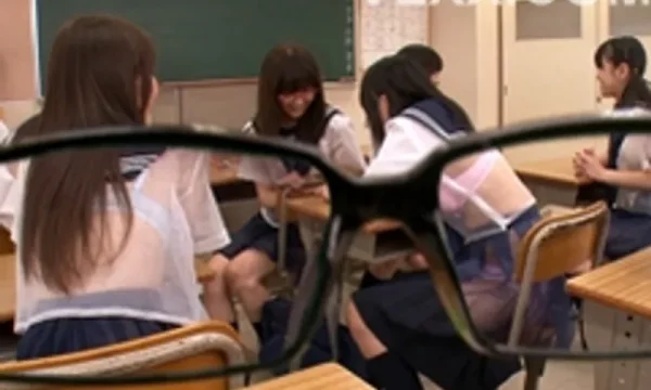 Chiếc kính thần kỳ