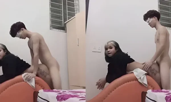 Không kịp cho ra ngoài thì anh xuất vào trong luôn