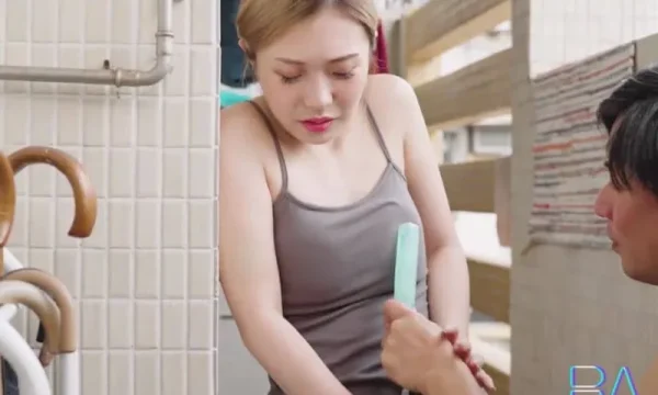 Cậu con trai vô sinh, bố Chồng yêu an ủi rồi giúp bạn gái của con trai có thai