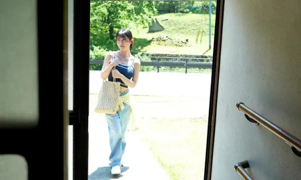 Cô nàng về quê tìm lại người yêu cũ trước khi quyết định kết hôn