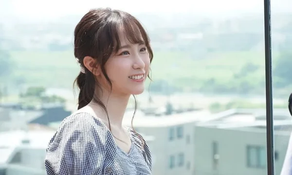 Em học sinh đại học siêu dễ thương lần đầu ra mắt sản phẩm jav