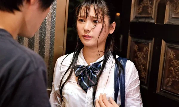 Gặp lại mối tình đầu trong một cơn mưa bất chợt