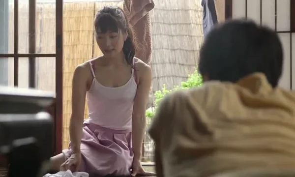 Cảm xúc ùa về khi sống cạnh người chị dâu là bạn thân thời thơ ấu